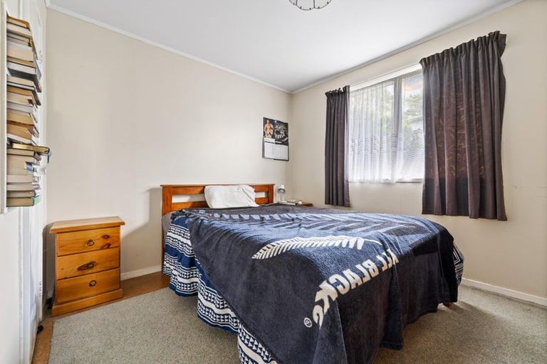 Photo of property in 18 Peterhouse Place, West Harbour, Auckland, 0618
