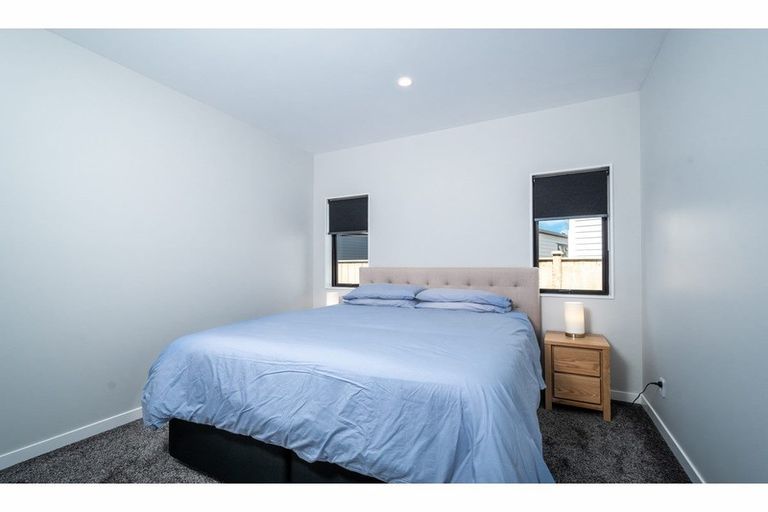 Photo of property in 14 Kaimai Avenue, Massey, Auckland, 0614