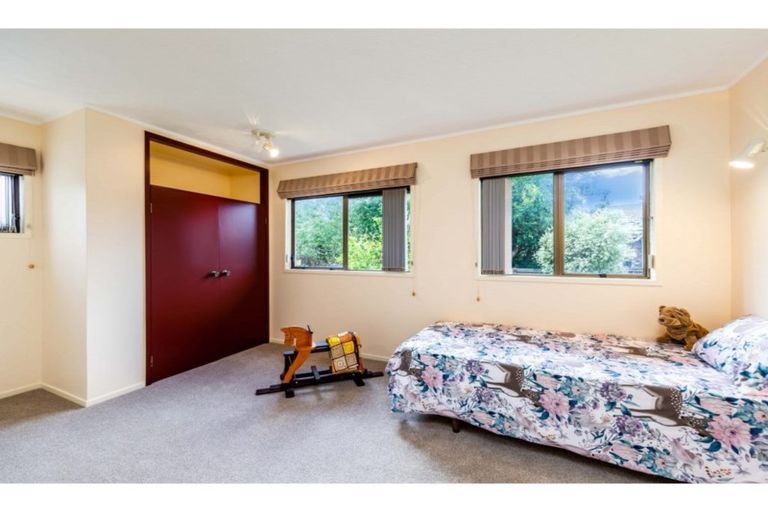 Photo of property in 7 Pokapu Street, Titirangi, Auckland, 0600