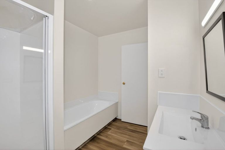 Photo of property in 122 Somerfield Street, Somerfield, Christchurch, 8024