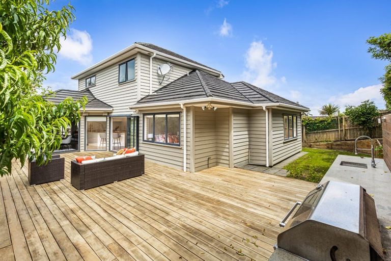 Photo of property in 7 Landmark Drive, Te Atatu Peninsula, Auckland, 0610