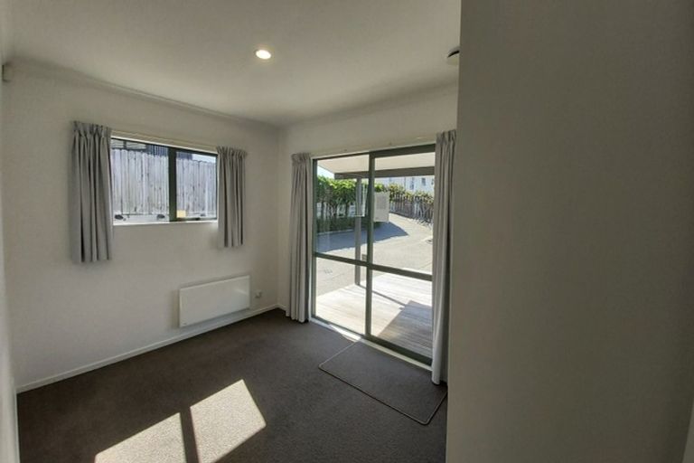 Photo of property in 22a/2 Tomo Street, New Lynn, Auckland, 0600