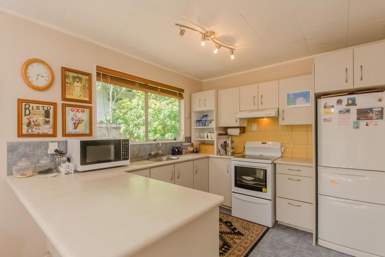 Photo of property in 117 Konini Road, Titirangi, Auckland, 0604
