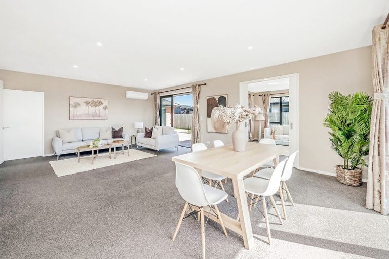 Photo of property in 17 Exeter Lane, Rolleston, 7614