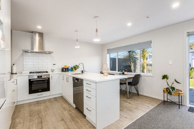 Photo of property in 15 Kamana Way, Kenepuru, Porirua, 5022