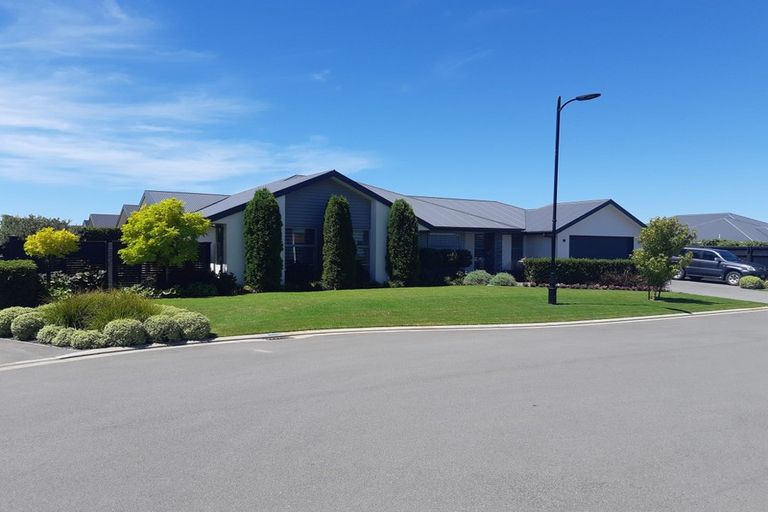 Photo of property in 6 Overton Place, Prebbleton, 7604