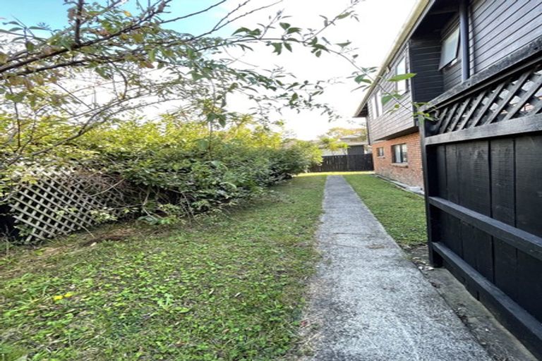 Photo of property in 1/1 Mayfair Crescent, Mairangi Bay, Auckland, 0630