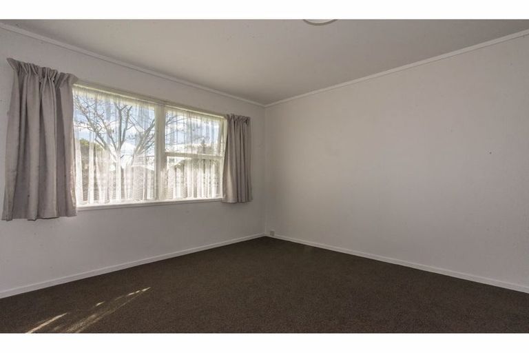 Photo of property in 24 Sunvue Road, Glen Eden, Auckland, 0602