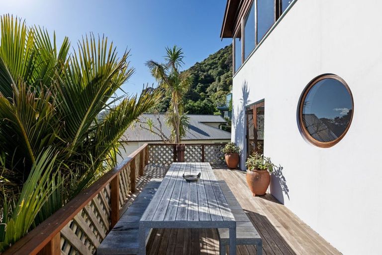 Photo of property in 355 Muritai Road, Eastbourne, Lower Hutt, 5013