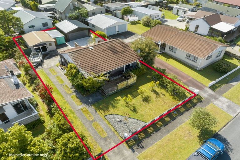 Photo of property in 106 Lorraine Place, Whangamata, 3620