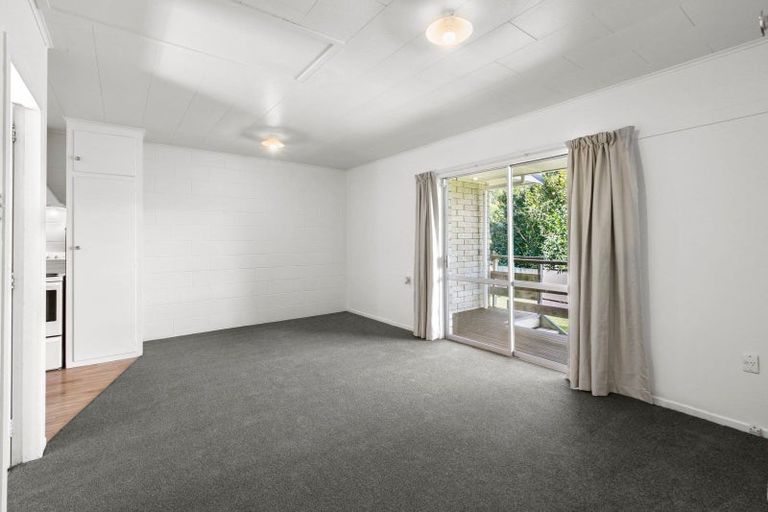 Photo of property in 8a Hood Place, Spotswood, New Plymouth, 4310