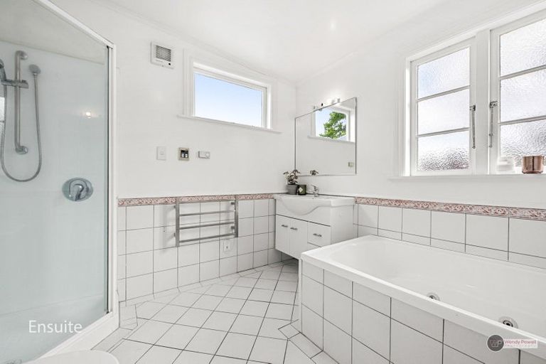 Photo of property in The Glebe, 1 Fry Street, Boulcott, Lower Hutt, 5010