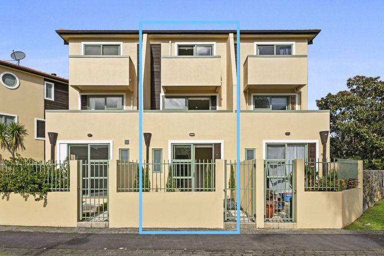 Photo of property in 2/595 Laurie Southwick Parade, Gulf Harbour, Whangaparaoa, 0930