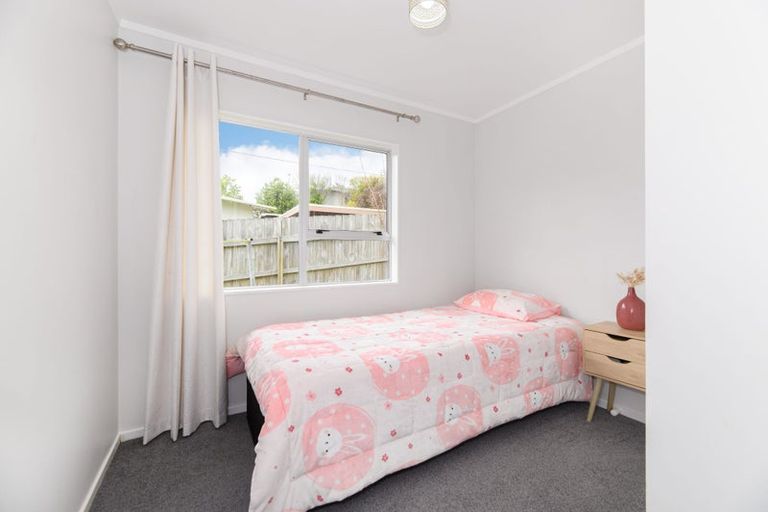 Photo of property in 23 Tawa Road, Te Atatu Peninsula, Auckland, 0610