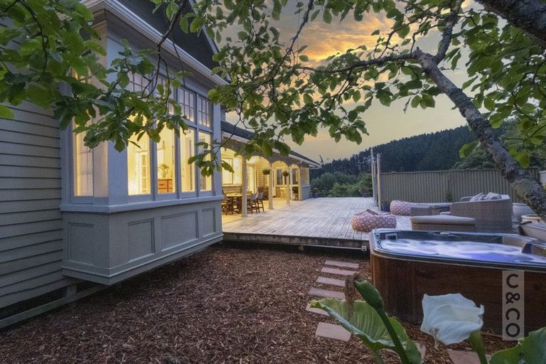 Photo of property in 913 Peak Road, Helensville, 0875