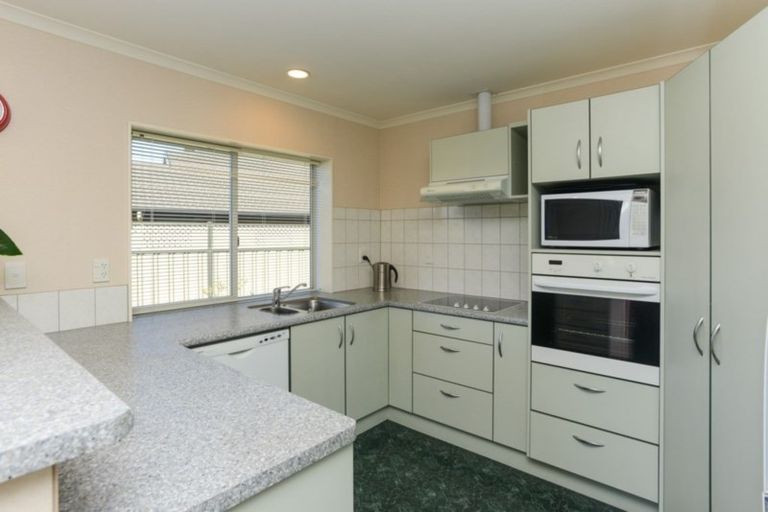 Photo of property in 6 Newbury Place, Taradale, Napier, 4112