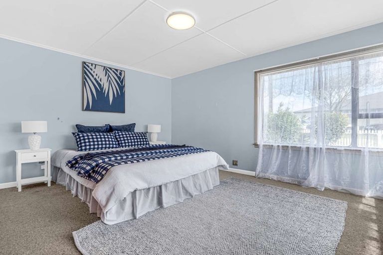 Photo of property in 98 Glendale Road, Glen Eden, Auckland, 0602