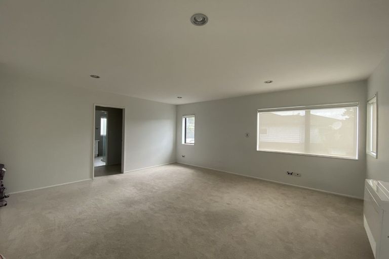 Photo of property in 68 Laurel Oak Drive, Schnapper Rock, Auckland, 0632