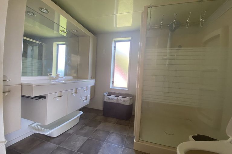 Photo of property in 8 Gibbs Place, Halswell, Christchurch, 8025