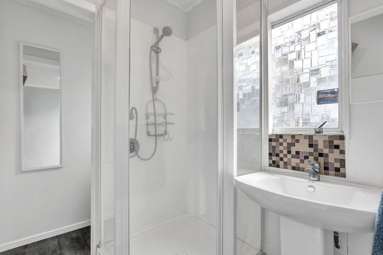 Photo of property in 57 Queens Road, Glen Avon, New Plymouth, 4312