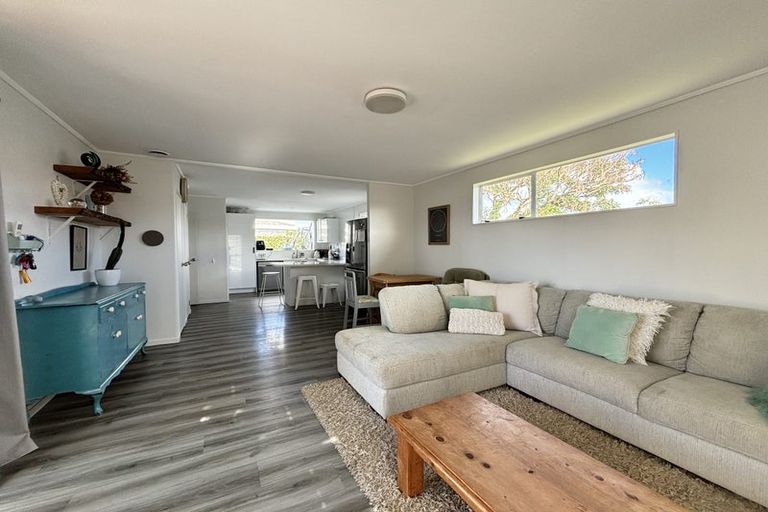 Photo of property in 17 Elisa Lane, Ranui, Auckland, 0612