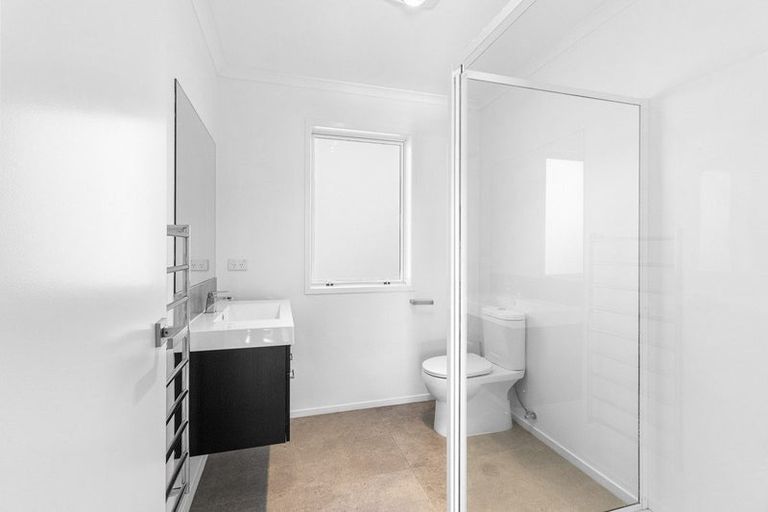 Photo of property in 10 Wentworth Lane, Waiwhakaiho, New Plymouth, 4312