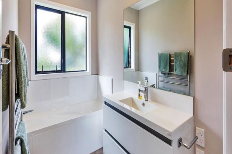 Photo of property in 332 Hingaia Road, Karaka, Papakura, 2580