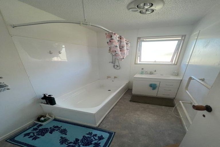 Photo of property in 27 Peverel Street, Riccarton, Christchurch, 8041