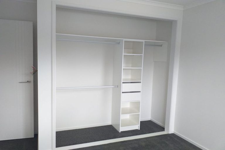 Photo of property in 2 Emerald Avenue, Rosehill, 2113