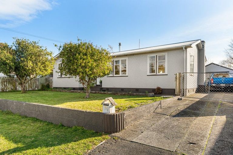 Photo of property in 12 Burns Street, Tawhero, Whanganui, 4501
