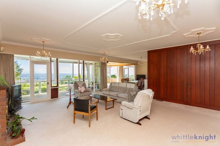 Photo of property in 185 Hackthorne Road, Cashmere, Christchurch, 8022