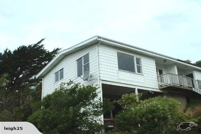 Photo of property in 30a Huntingdon Street, Northland, Wellington, 6012