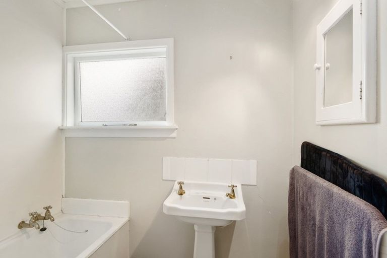 Photo of property in 11 Verran Place, Fendalton, Christchurch, 8052