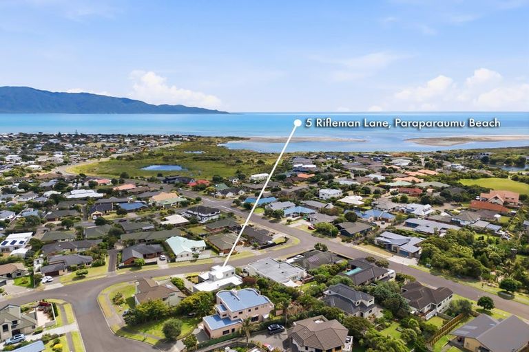 Photo of property in 5 Rifleman Lane, Paraparaumu Beach, Paraparaumu, 5032