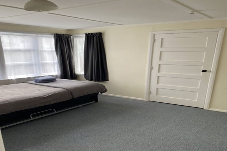Photo of property in 31 Atiawa Crescent, Waiwhetu, Lower Hutt, 5010