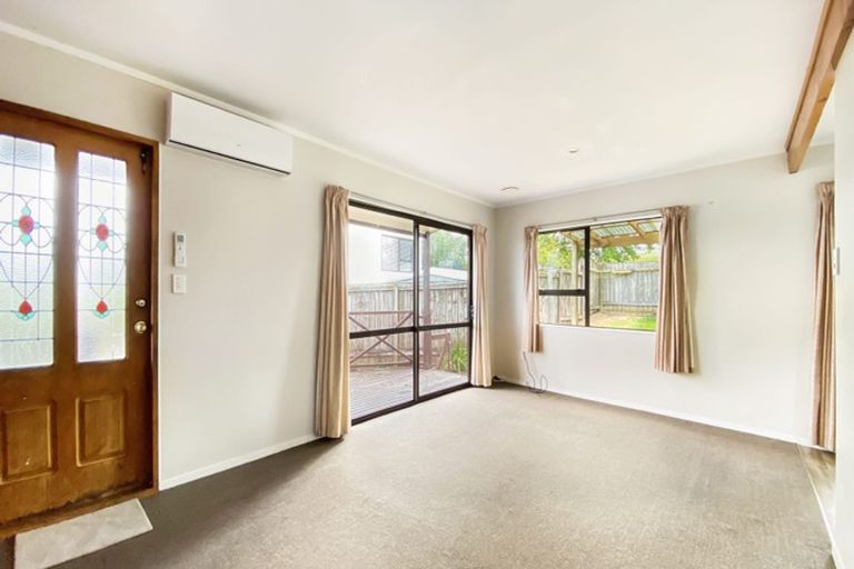 Photo of property in 23 Flaunty Place, West Harbour, Auckland, 0618