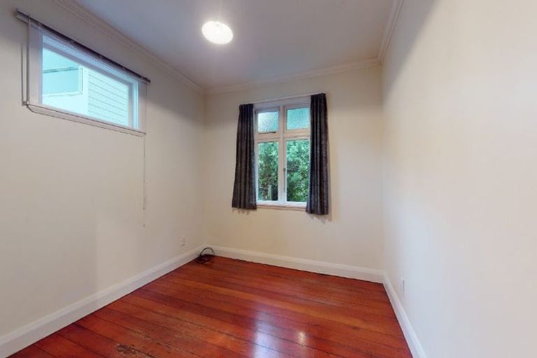Photo of property in 75 Chamberlain Road, Karori, Wellington, 6012