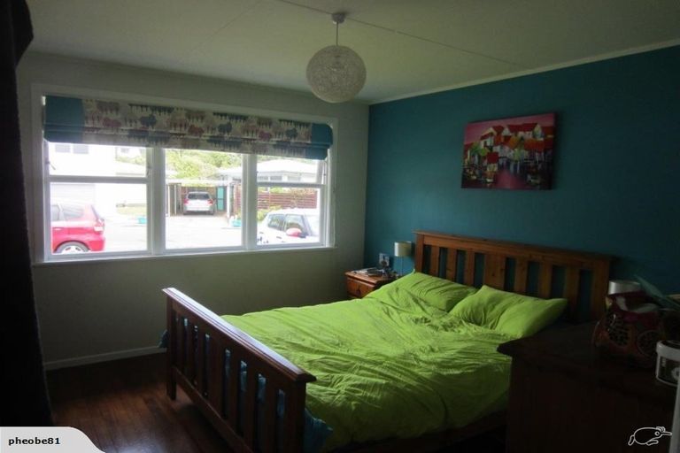 Photo of property in 26 Jane Grove, Paparangi, Wellington, 6037