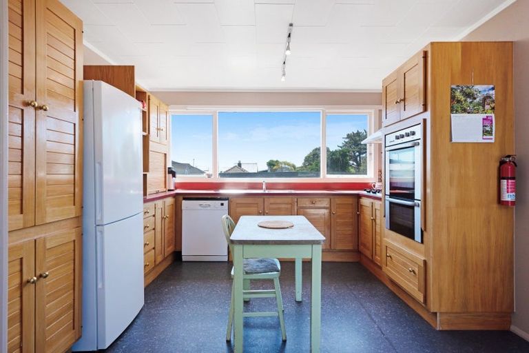 Photo of property in 104 Marine Parade, Paraparaumu Beach, Paraparaumu, 5032