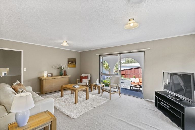 Photo of property in 11 Mallard Grove, Churton Park, Wellington, 6037