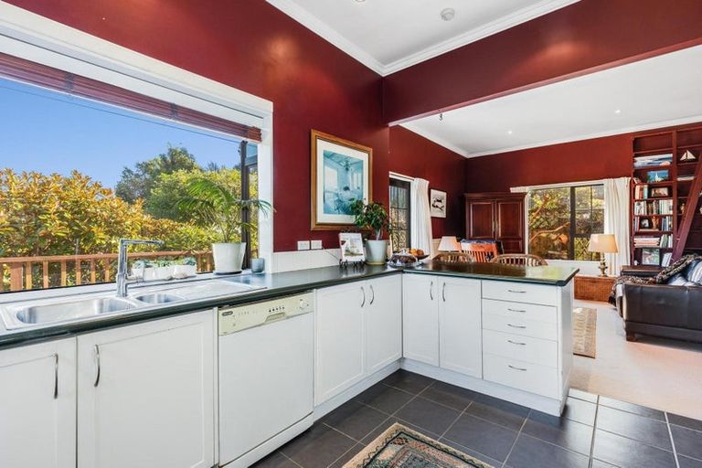 Photo of property in 6 Samwell Drive, Whitby, Porirua, 5024