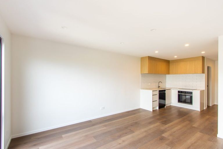 Photo of property in 7/4 Limestone Drive, Hobsonville, Auckland, 0616
