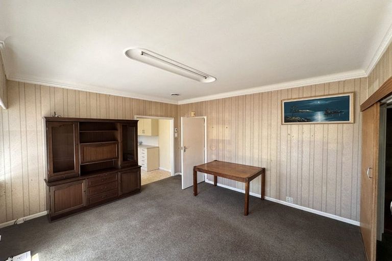 Photo of property in 9 Savoy Road, Glen Eden, Auckland, 0602