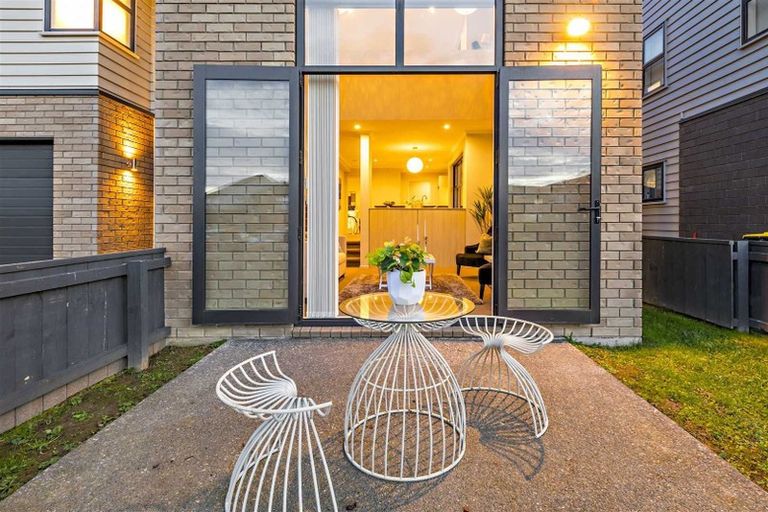 Photo of property in 16 Hirimate Place, Flat Bush, Auckland, 2019
