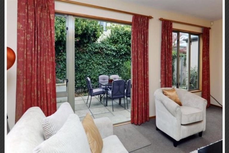 Photo of property in 2/74 Canon Street, St Albans, Christchurch, 8014