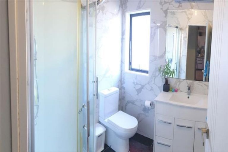 Photo of property in 23 Kirikiri Drive, Papakura, 2110