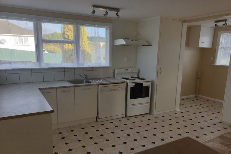 Photo of property in 11a Castor Crescent, Cannons Creek, Porirua, 5024