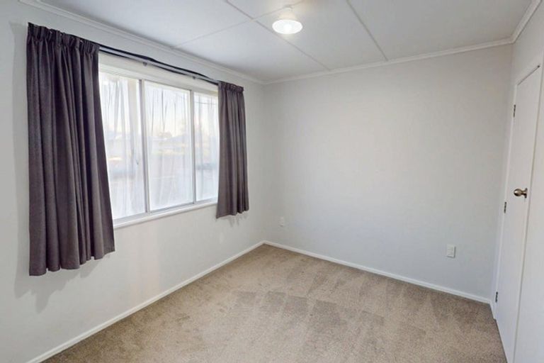 Photo of property in 7 Tararua Terrace, Cloverlea, Palmerston North, 4412