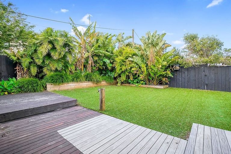Photo of property in 59 Rua Road, Glen Eden, Auckland, 0602