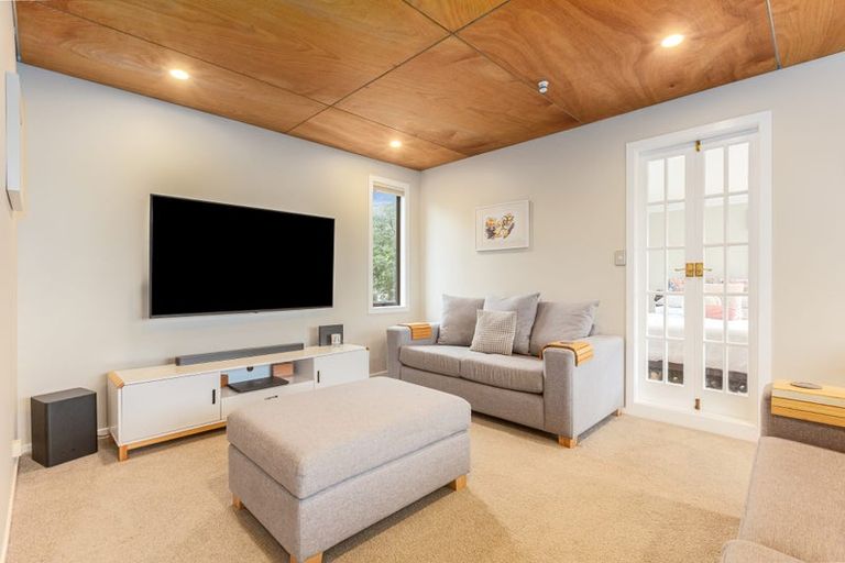 Photo of property in 1 Underwood Way, Churton Park, Wellington, 6037